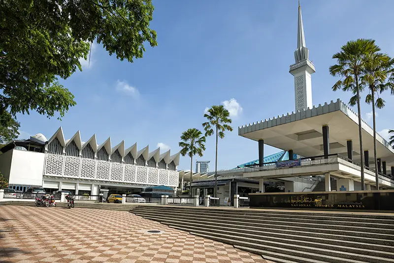 The National Mosque of Malaysia in Kuala Lumpur, a striking architectural landmark and a free cultural attraction